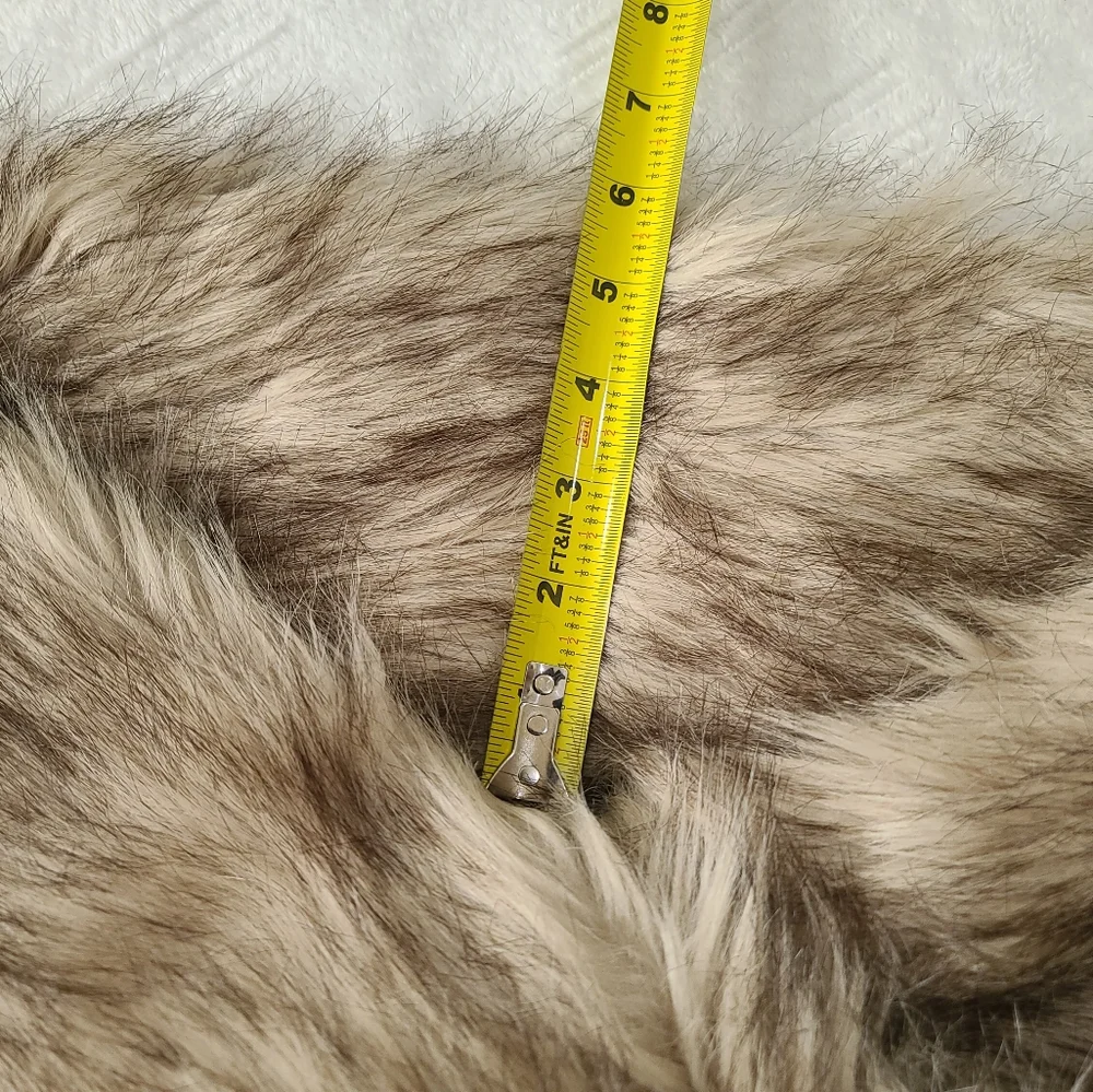 Plush Brown Faux Fur Scarf for Cozy Wraps